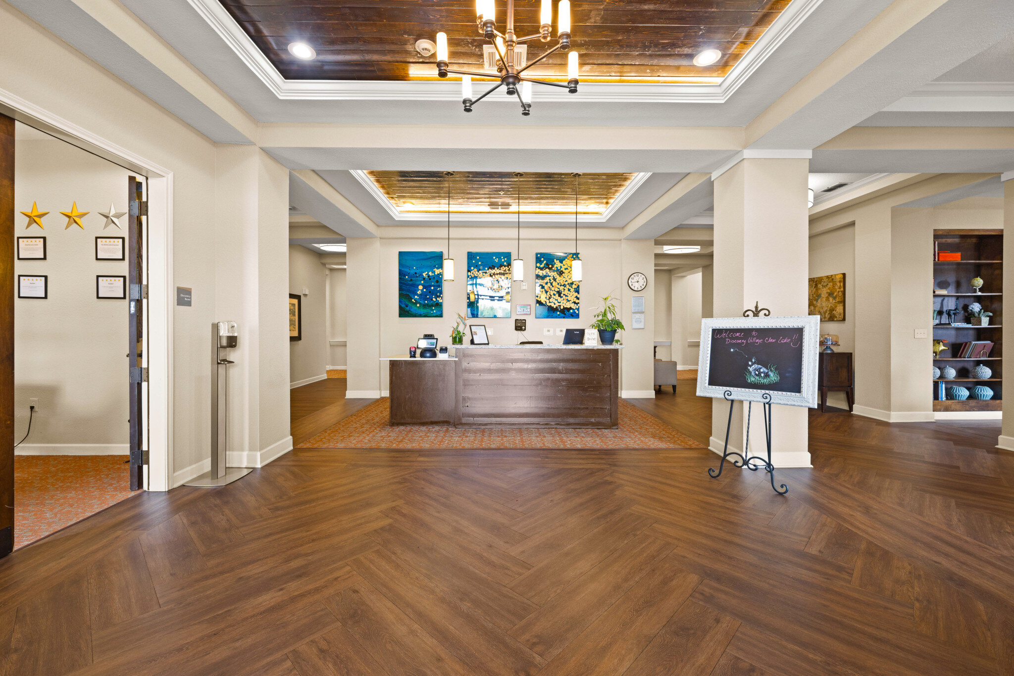Discovery Village Clear Lake front desk