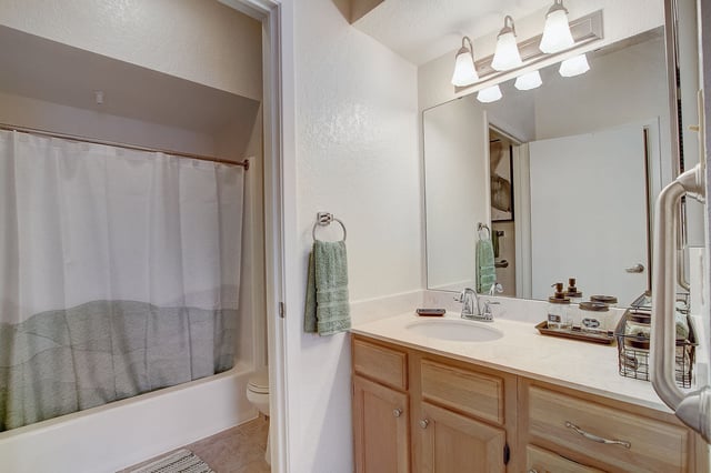 10_web_or_mls_S_31st_St_010_1(1)-1