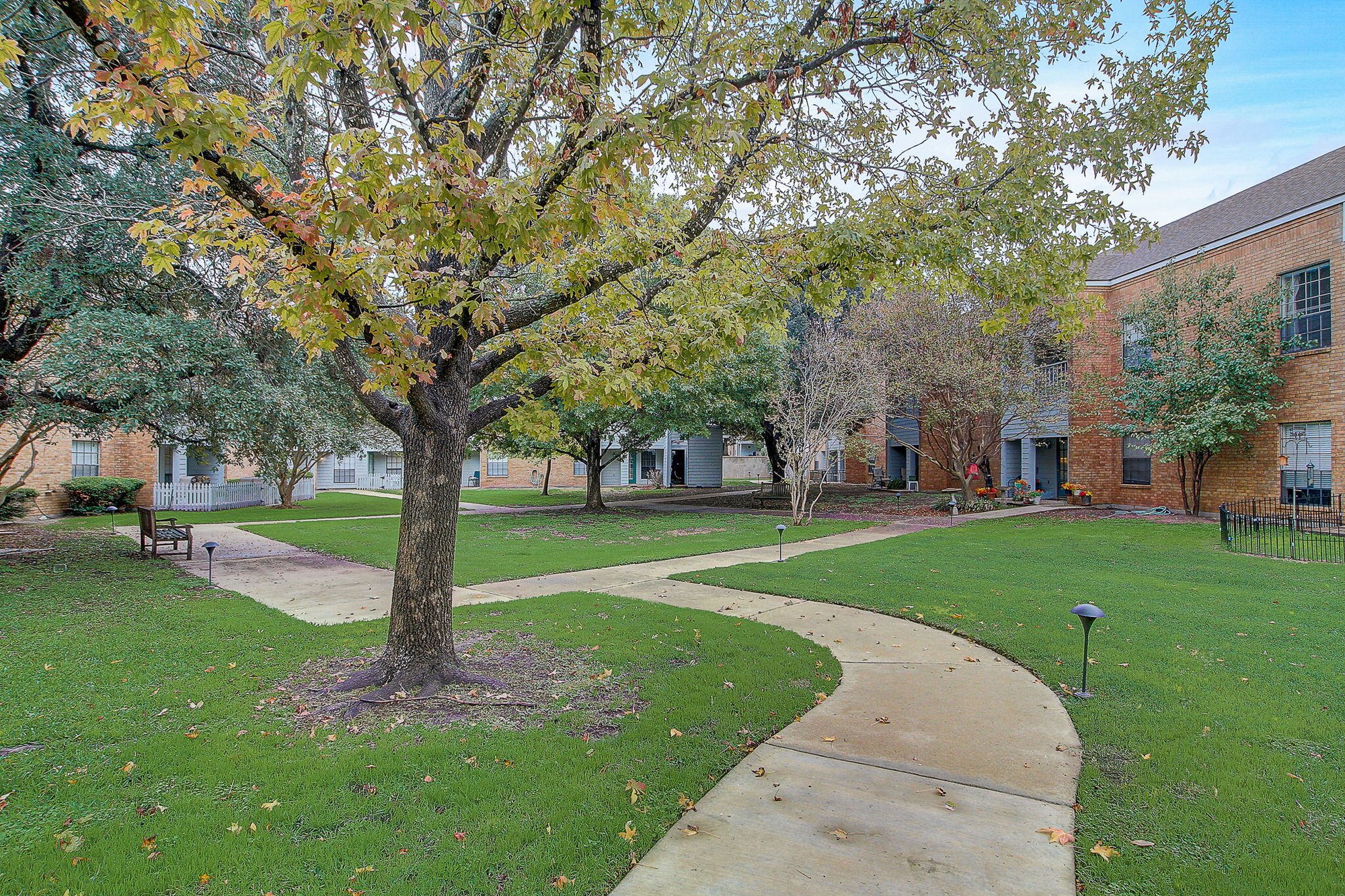 1_web_or_mls_S_31st_St_001_1(1)