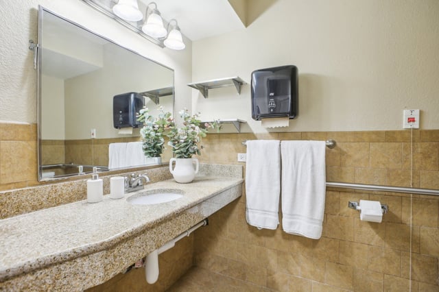 20_web_or_mls_S_31st_St_020_1