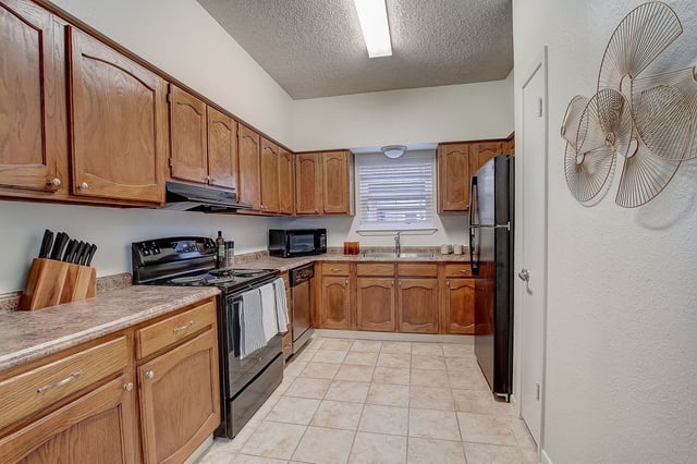 21_web_or_mls_S_31st_St_021_1
