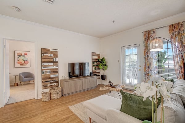 8_web_or_mls_S_31st_St_008_1(1)