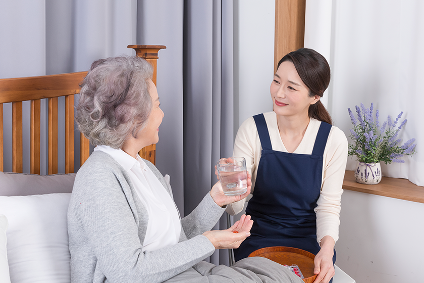asian-caregiver-old-woman-nursing-home-hospital asian-caregiver-old-woman-nursing-home-hospital